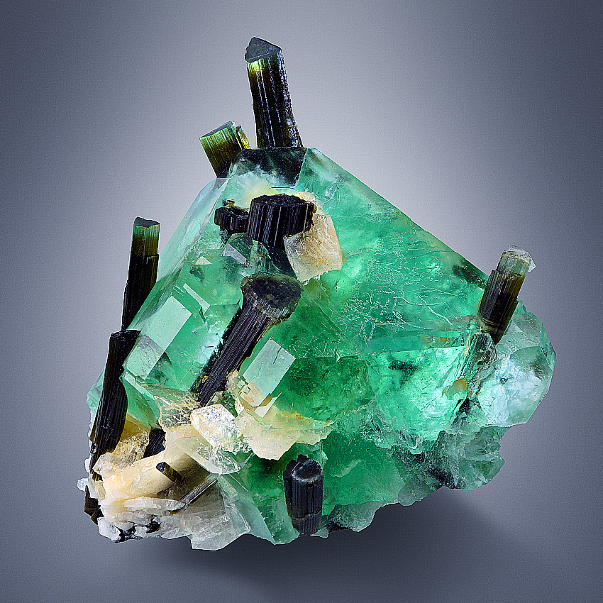 elbaite on fluorite