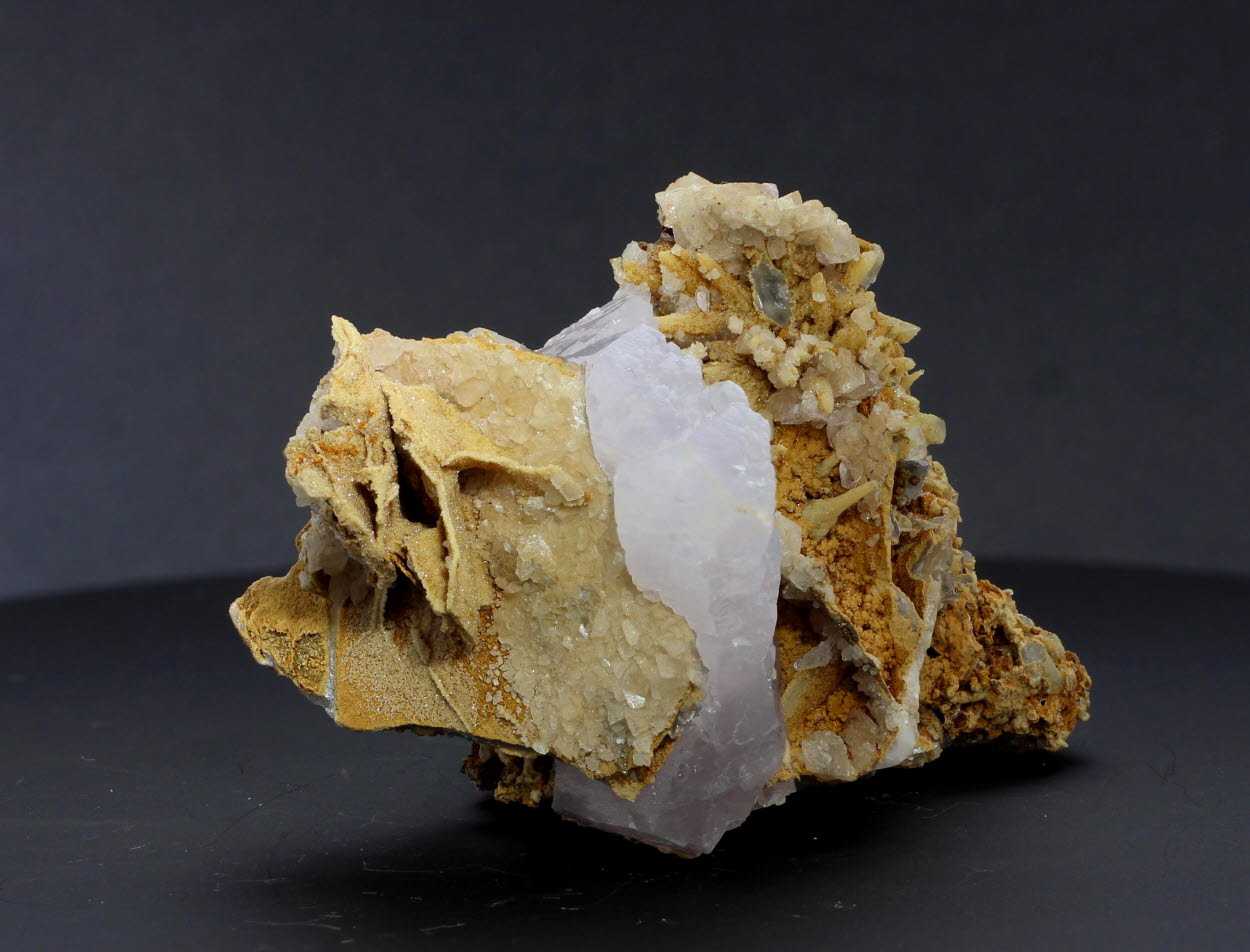 Manganoan Calcite