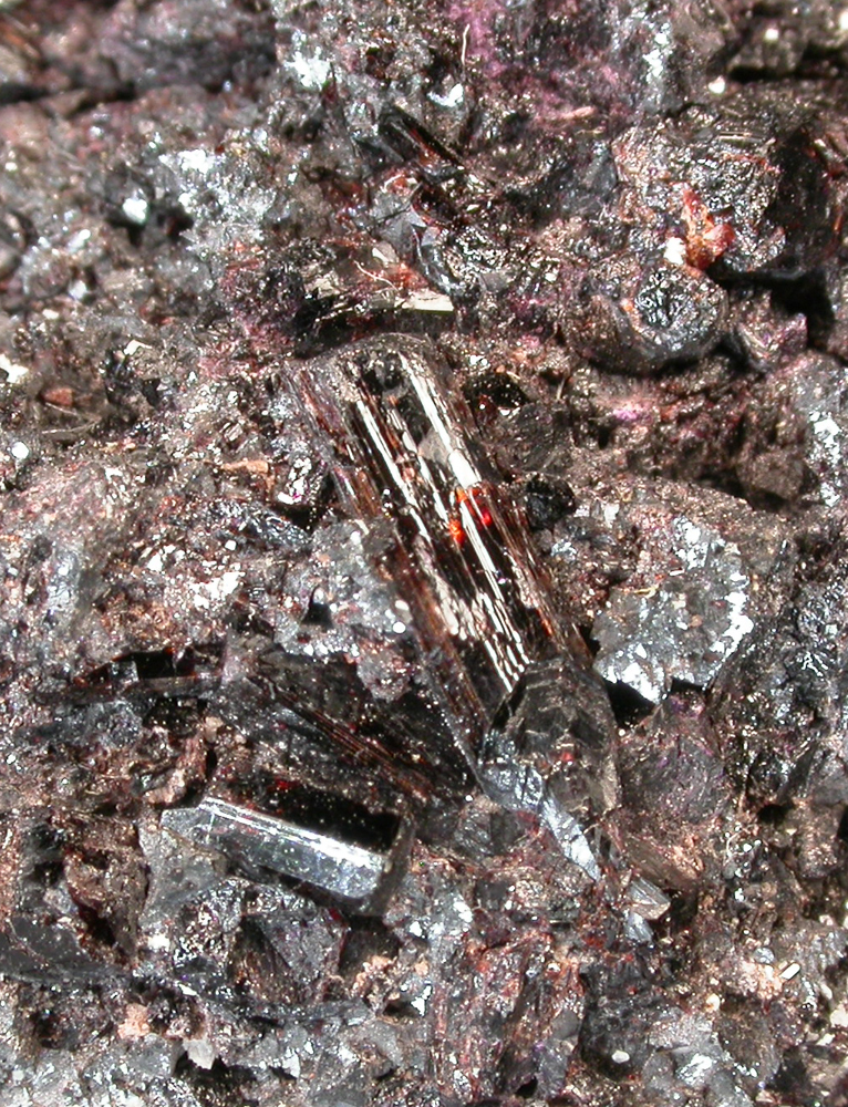 Manganvesuvianite