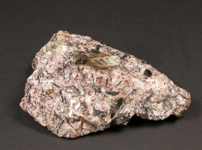 Pinakiolite