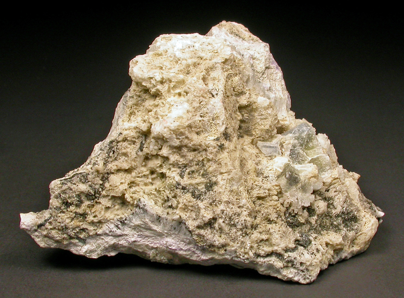 Leucosphenite