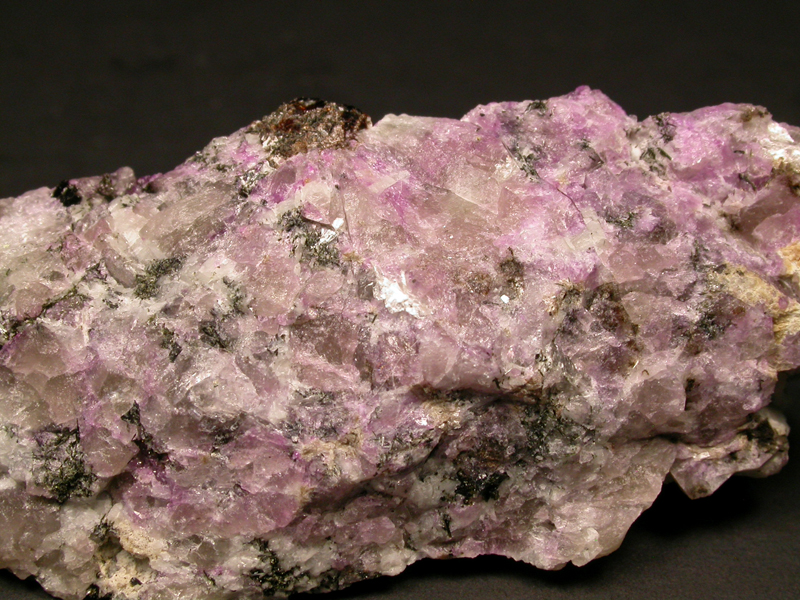 Tugtupite