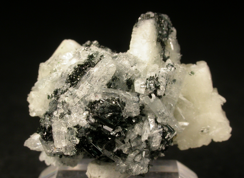 Pectolite & Fluorapophyllite-(K) & Arfvedsonite