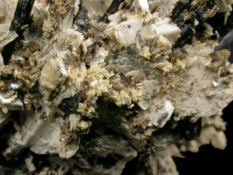 Genthelvite Aegirine & Microcline