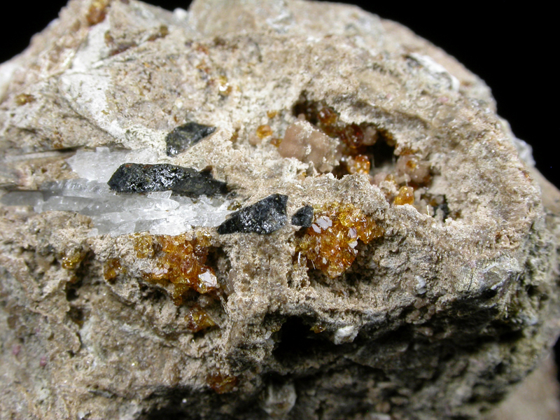 Petarasite & Manganoneptunite