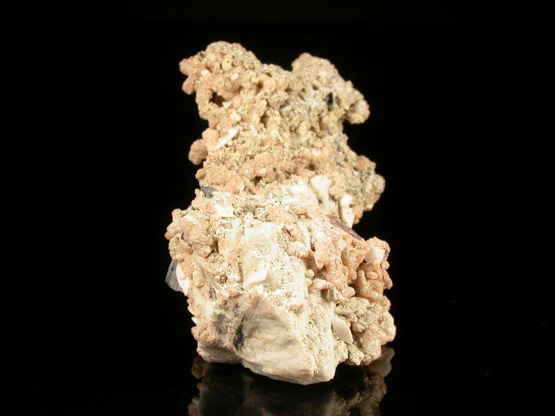 Sérandite Microcline Steacyite & Genthelvite