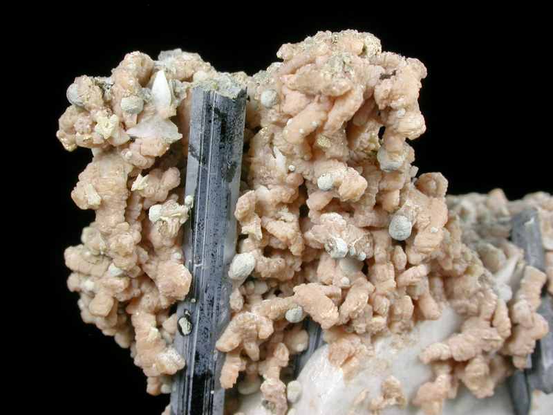 Sérandite Microcline Steacyite & Genthelvite