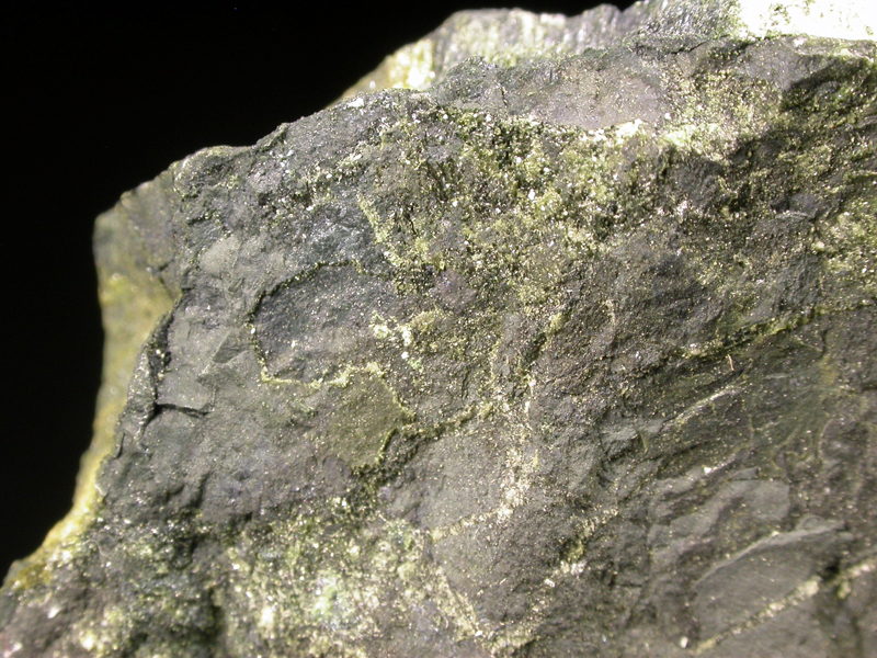 Fernandinite Bariandite Patrónite & Melanovanadite