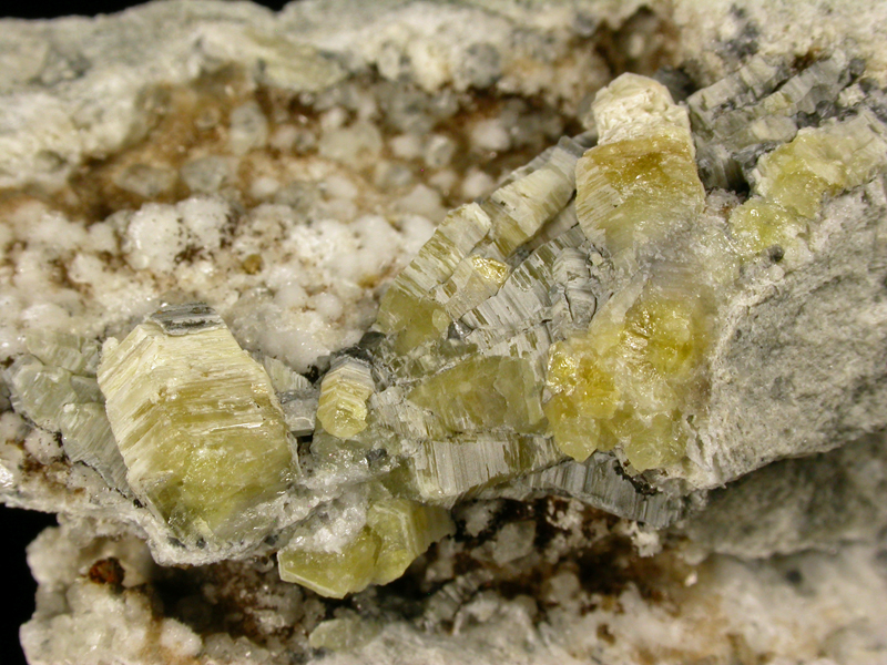 Weloganite Dachiardite-Na Calcite Quartz & Siderite