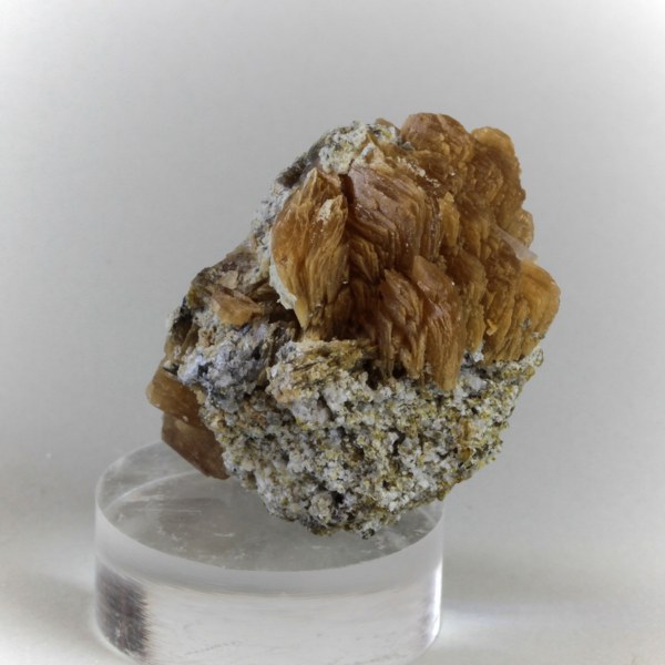 Roweite On Andradite