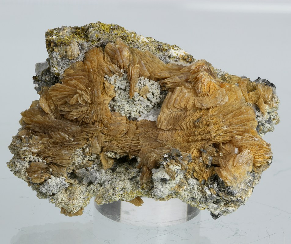 Roweite On Andradite