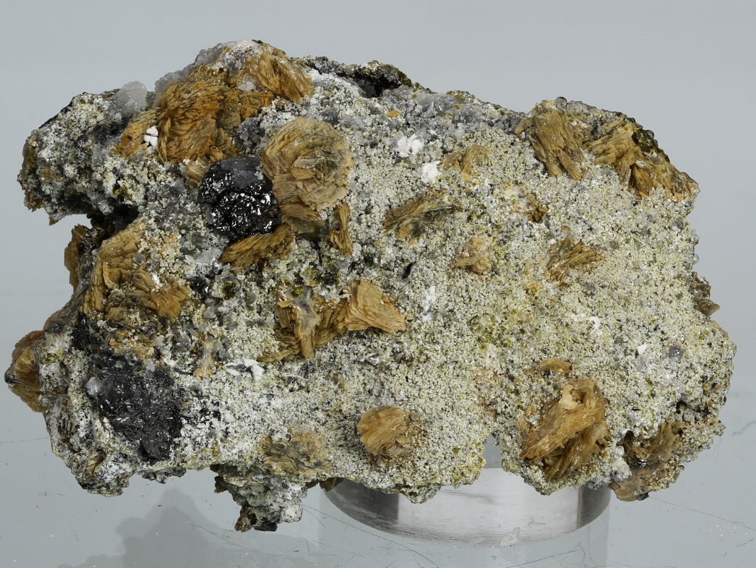 Roweite On Andradite