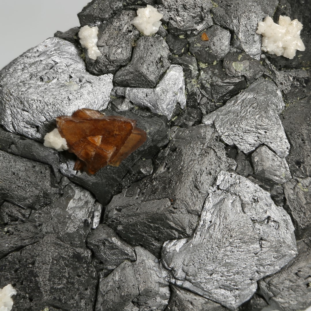 Genthelvite & Dolomite On Magnetite