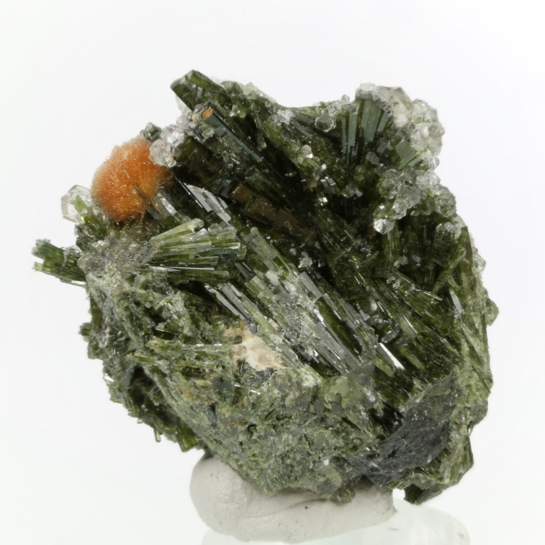 Bultfonteinite & Apophyllite On Diopside