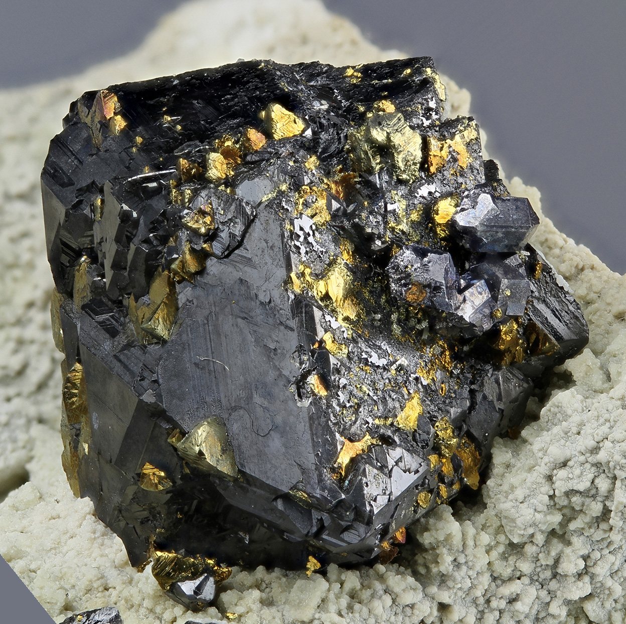 Fluorite Sphalerite & Chalcopyrite