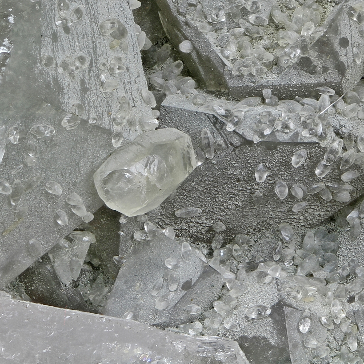 Quartz Titanite Baryte & Calcite