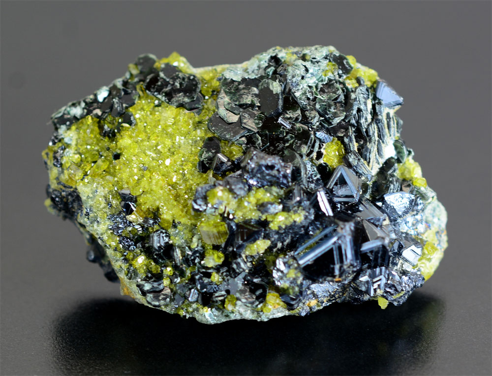 Magnetite With Epidote & Clinochlore