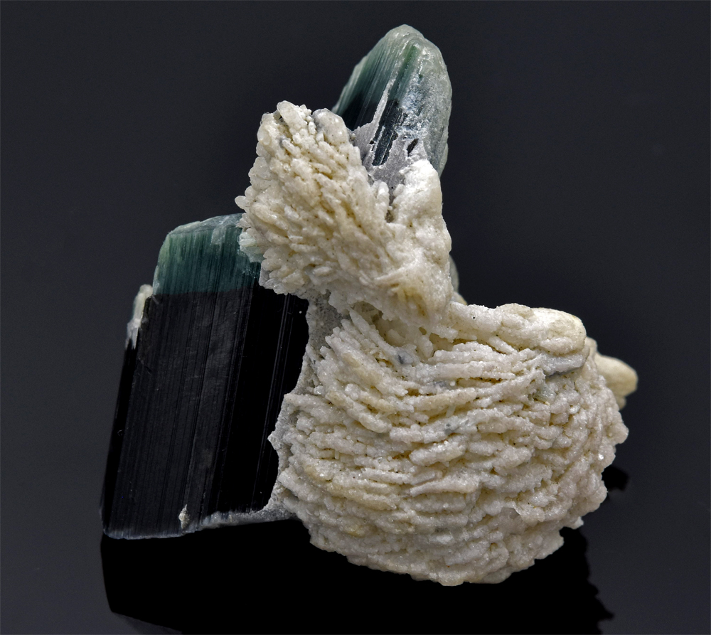 Elbaite With Cleavelandite