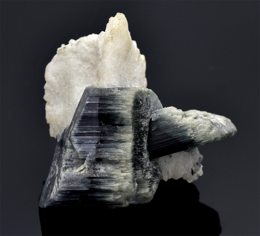 Elbaite With Cleavelandite