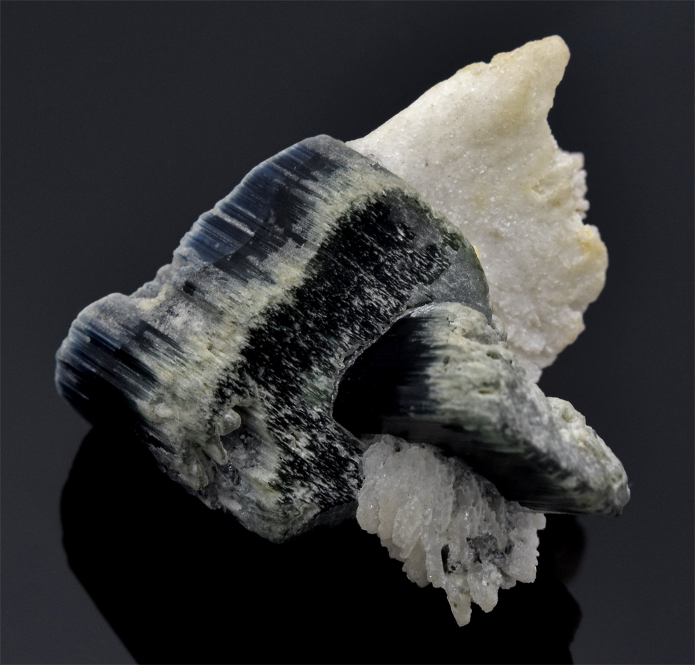 Elbaite With Cleavelandite