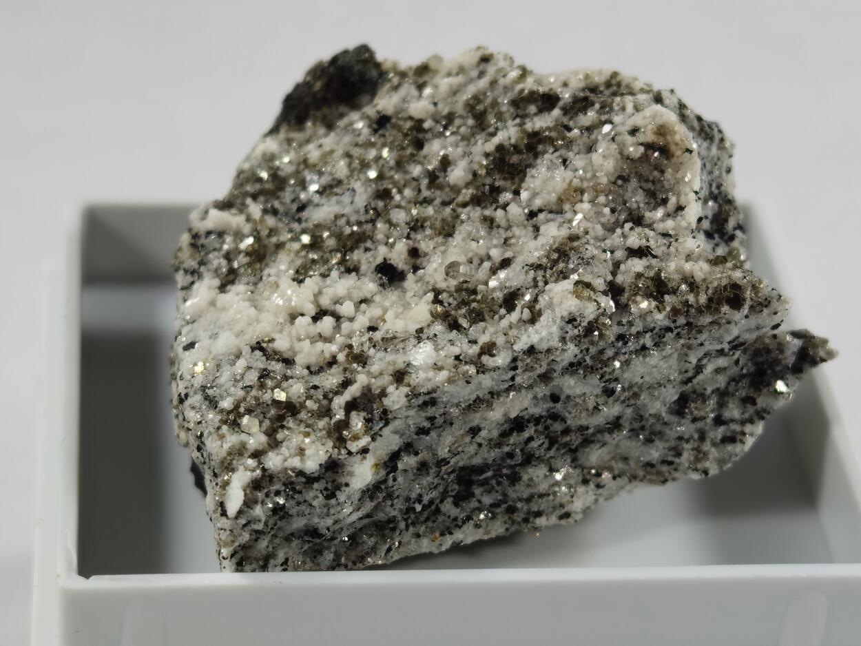 Cervandonite-(Ce)