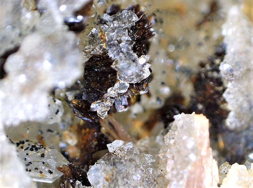 Hubeite Inesite & Apophyllite