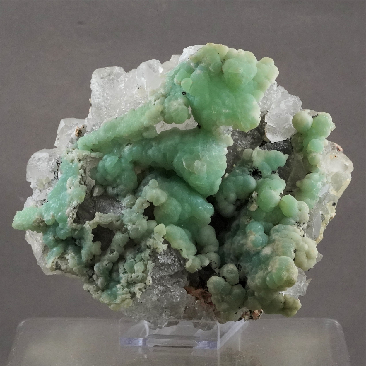 Smithsonite On Fluorite