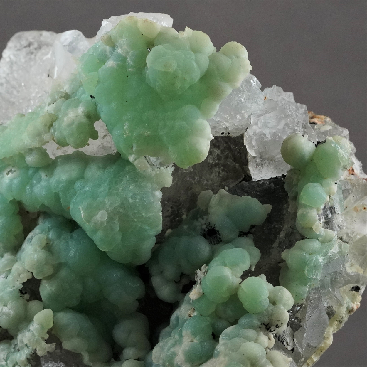 Smithsonite On Fluorite