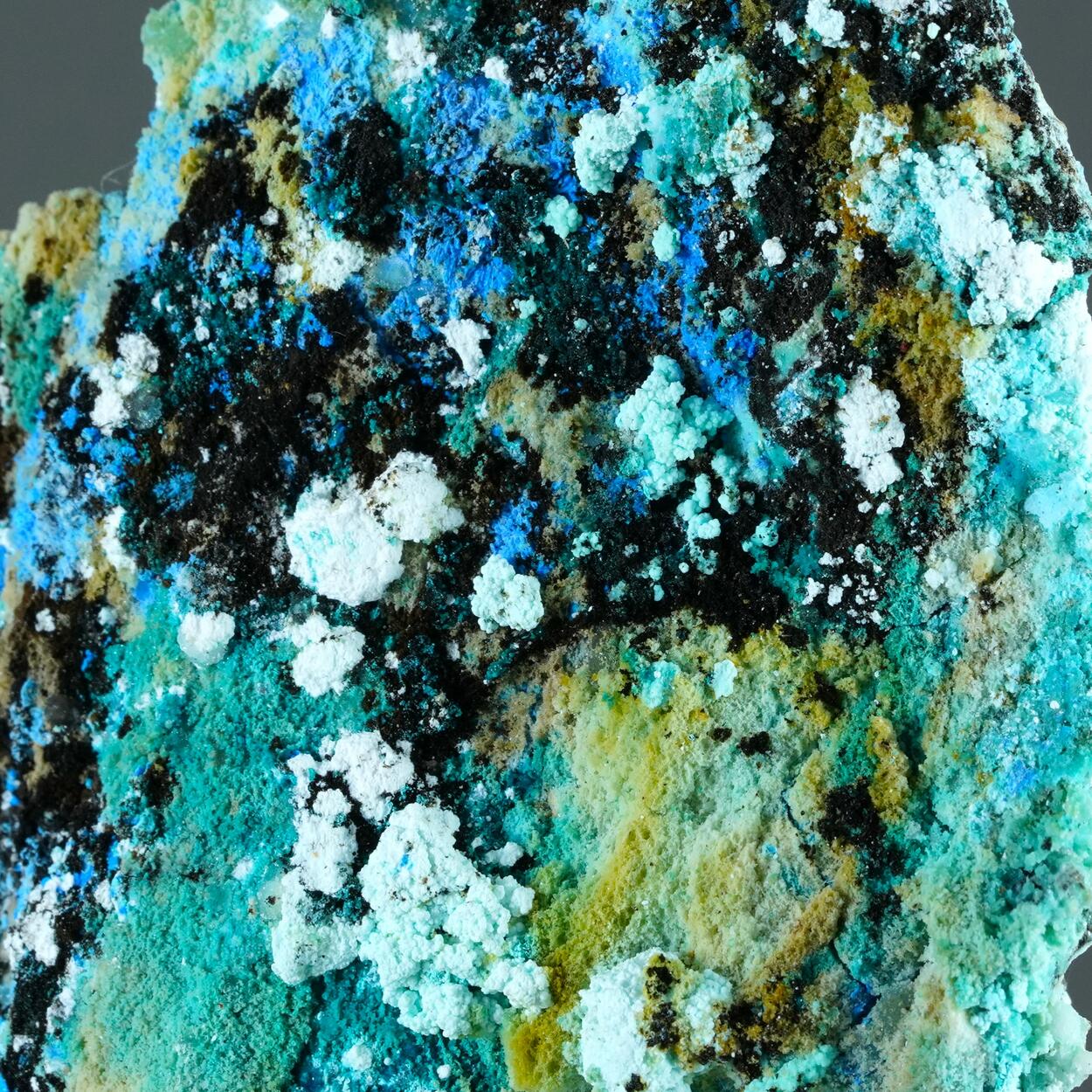Spangolite Ktenasite Arsenocrandallite Cyanotrichite Adamite On Chrysocolla