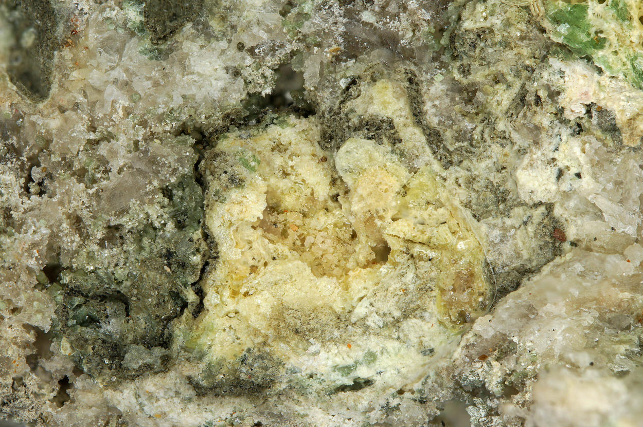 Metarauchite