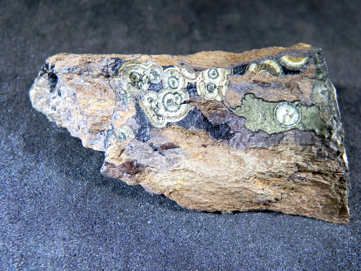 Dufrénite On Limonite
