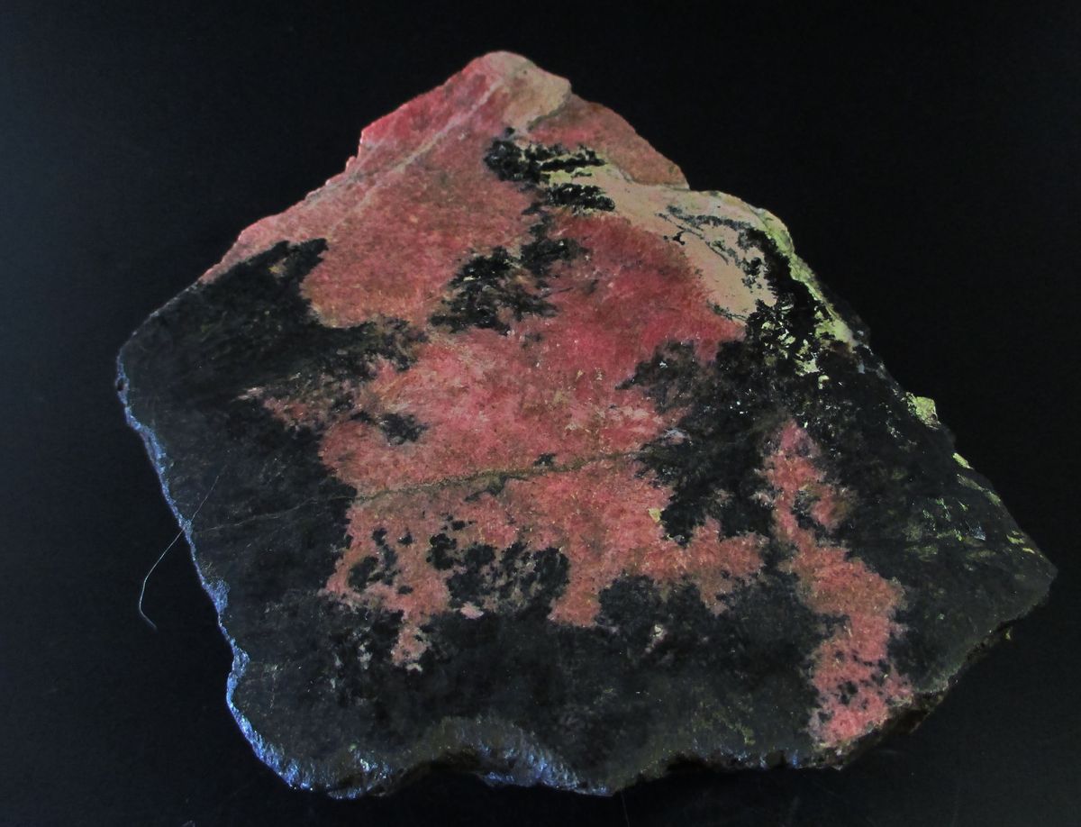 Rhodonite & Bustamite