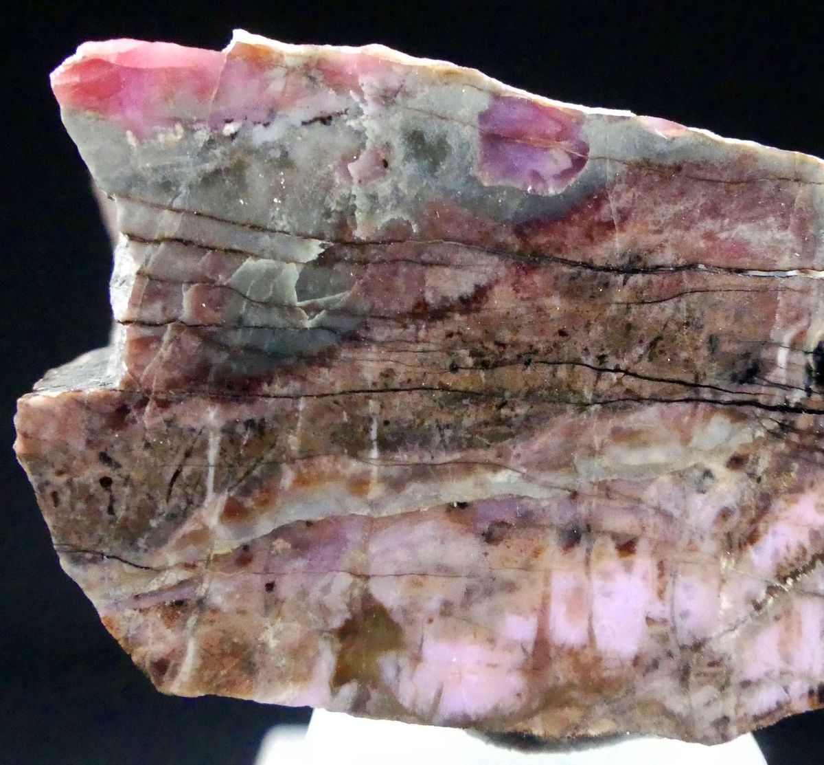 Sonolite With Rhodochrosite