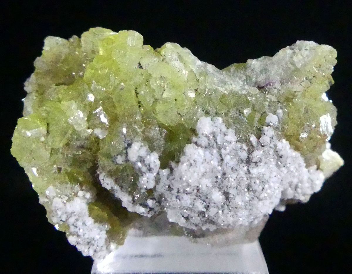 Cuprian Smithsonite With Dolomite