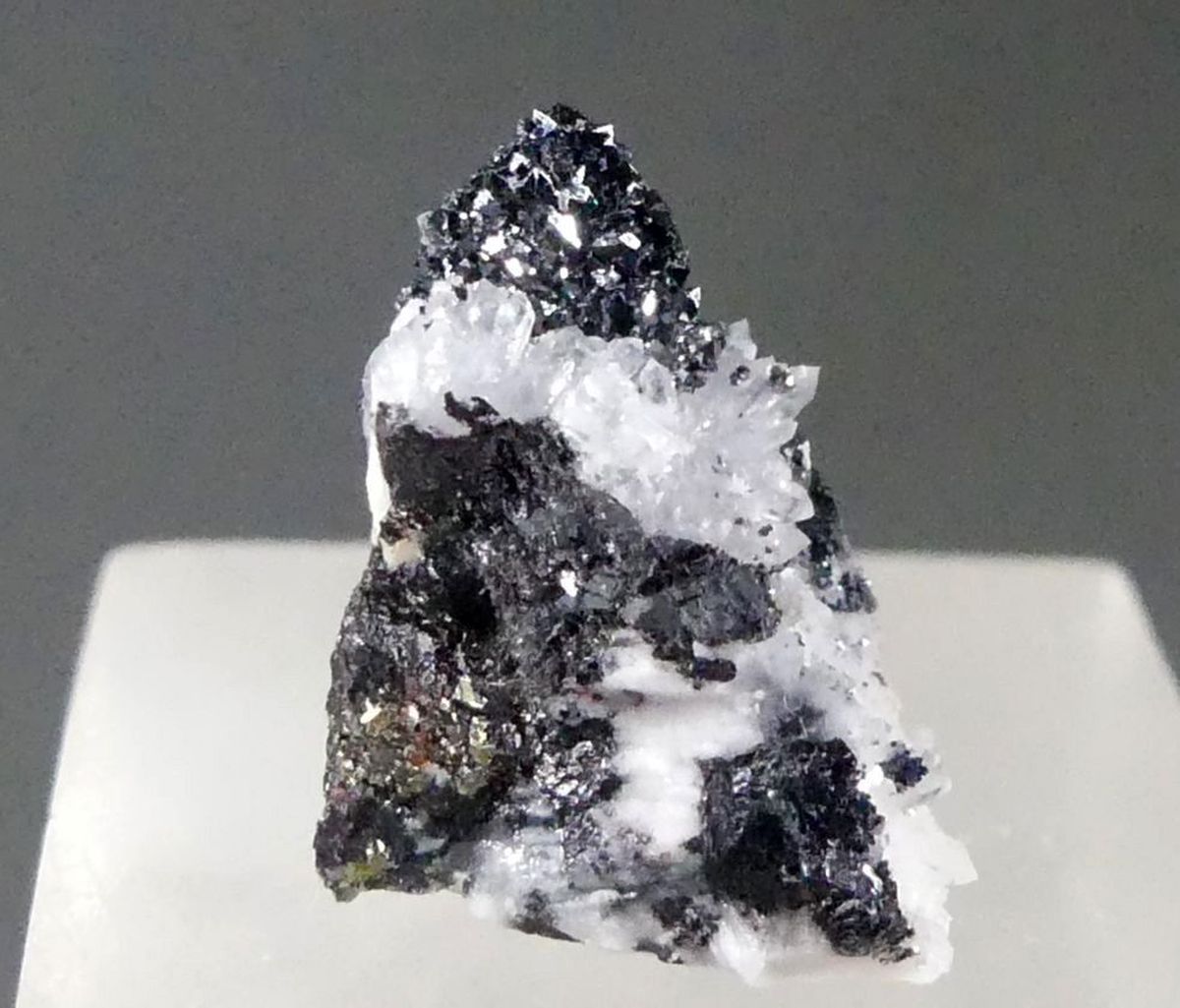 Manganoquadratite & Friedelite