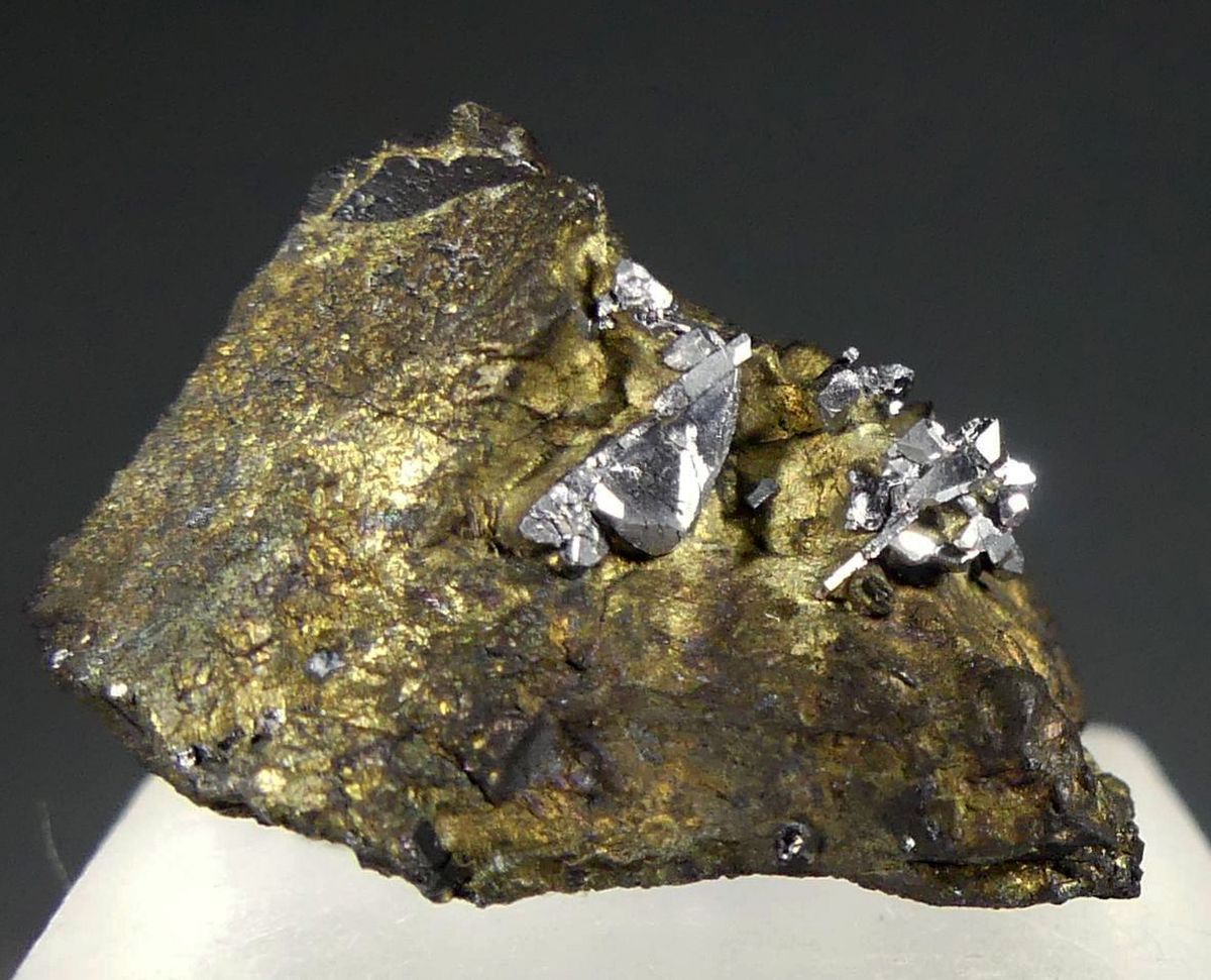 Sperrylite On Chalcopyrite With Talnakhite