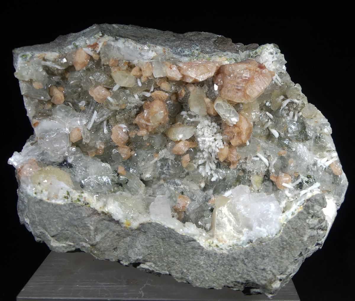 Chabazite Heulandite Laumontite Prehnite & Quartz