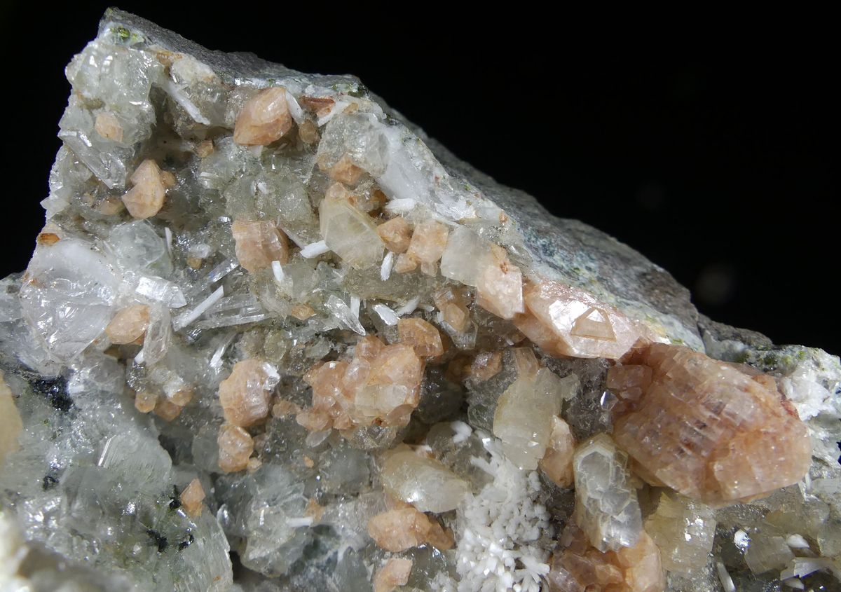 Chabazite Heulandite Laumontite Prehnite & Quartz