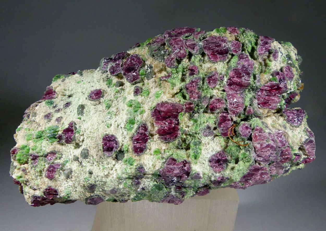 Pyrope & Chromian Diopside With Forsterite & Kelyphite