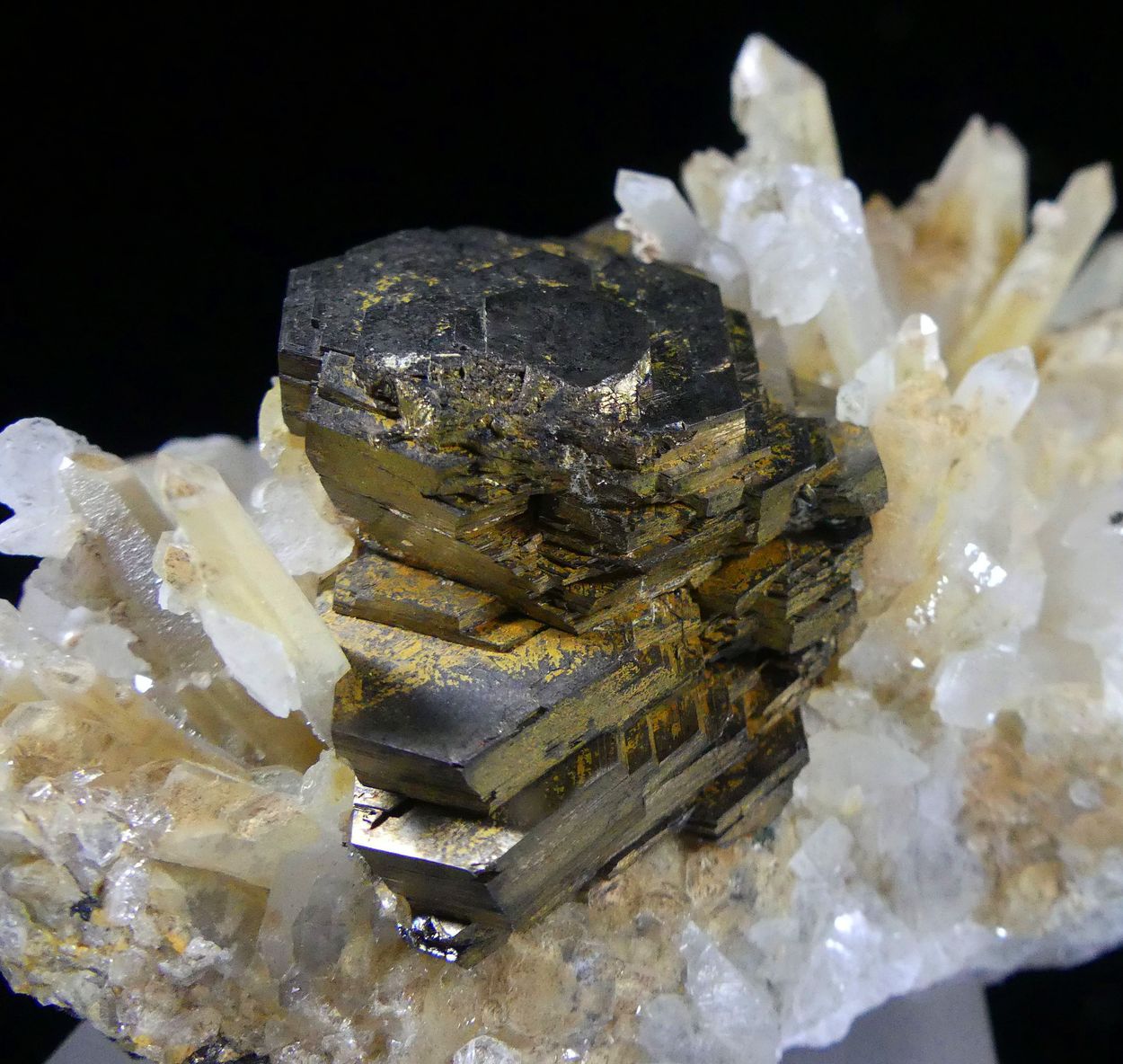 Pyrrhotite & Calcite On Quartz