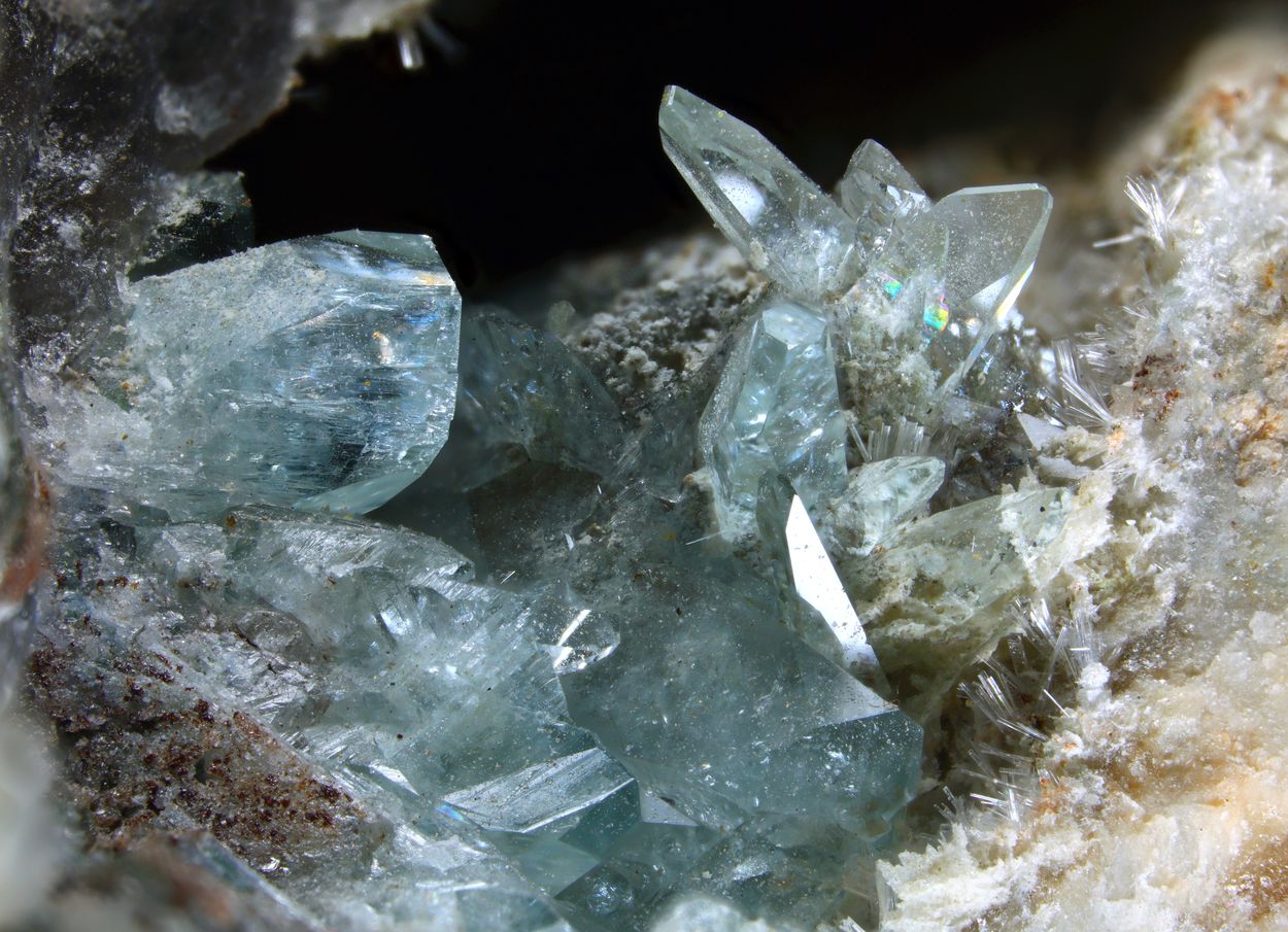 Phosphophyllite With Schoonerite & Columbite-(Fe)