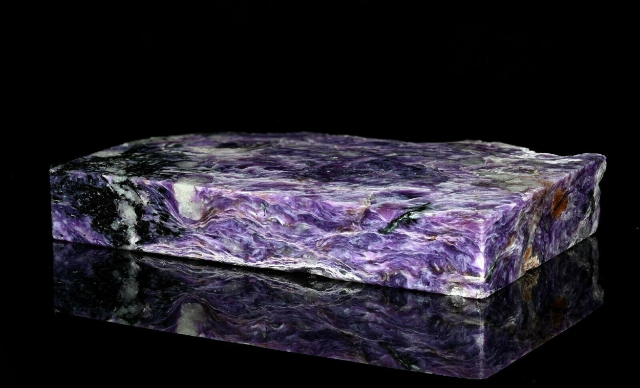 Tinaksite & Charoite