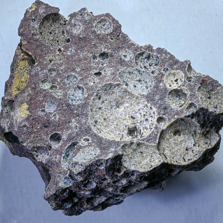 Pseudobrookite