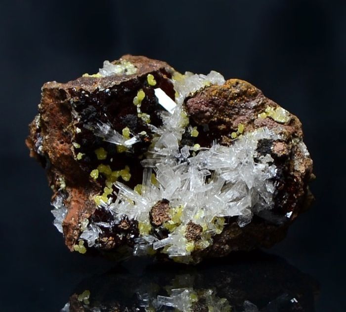 Mimetite & Hemimorphite