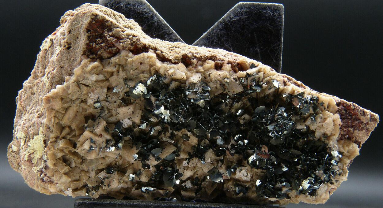 Hematite & Dolomite