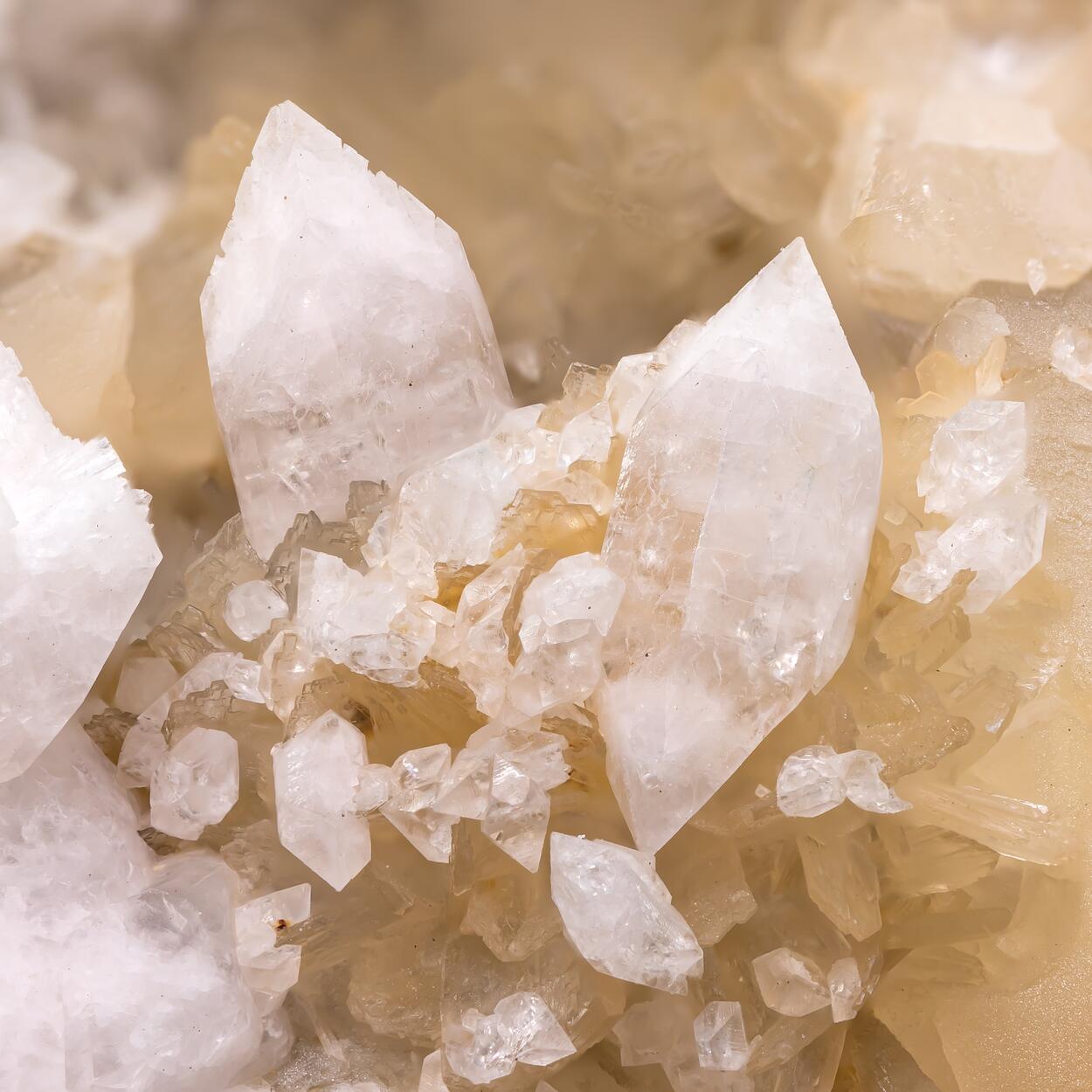 Fluorapophyllite-(K) Stilbite & Calcite