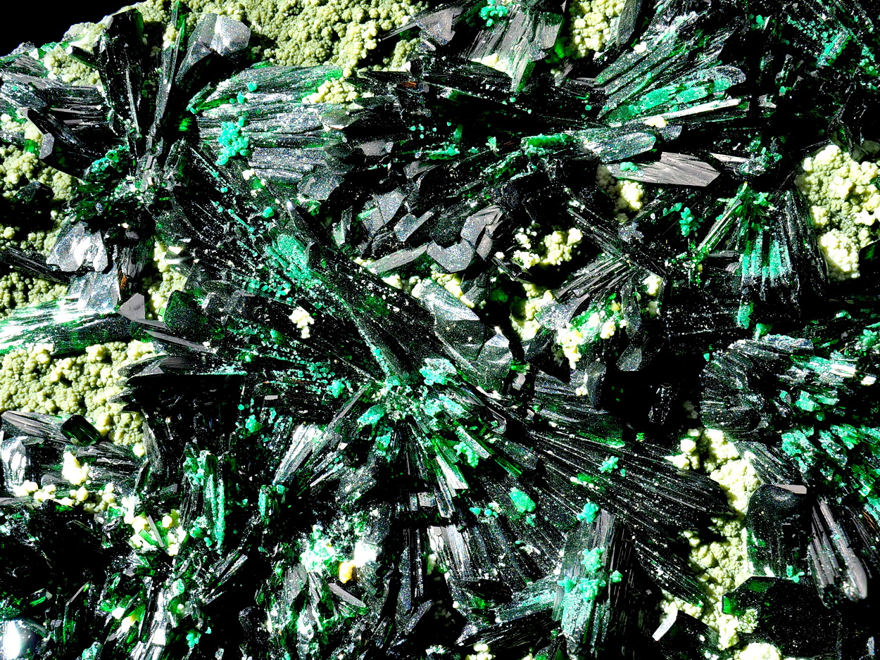 Atacamite Pseudomalachite Libethenite Halloysite