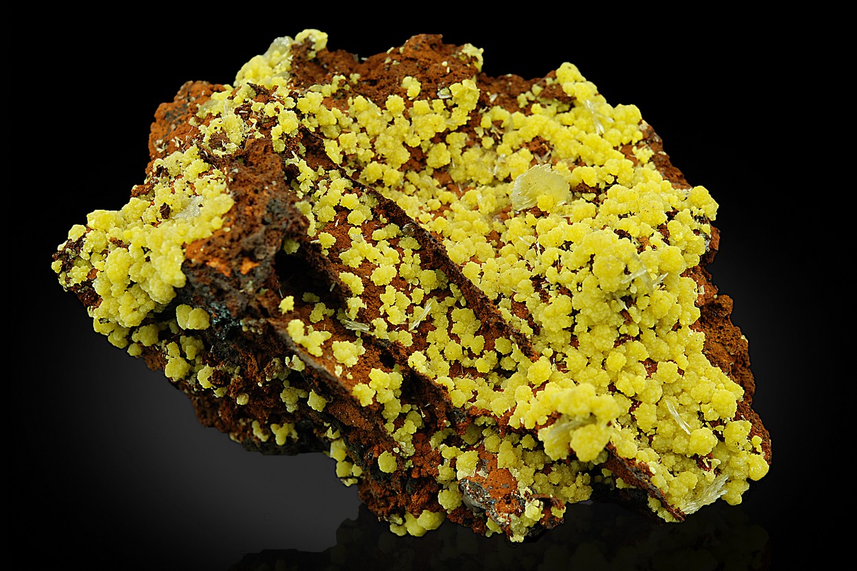 Mimetite With Hemimorphite