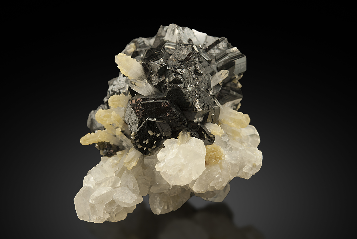 Sphalerite With Calcite & Quartz