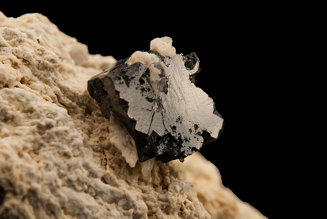 Bixbyite